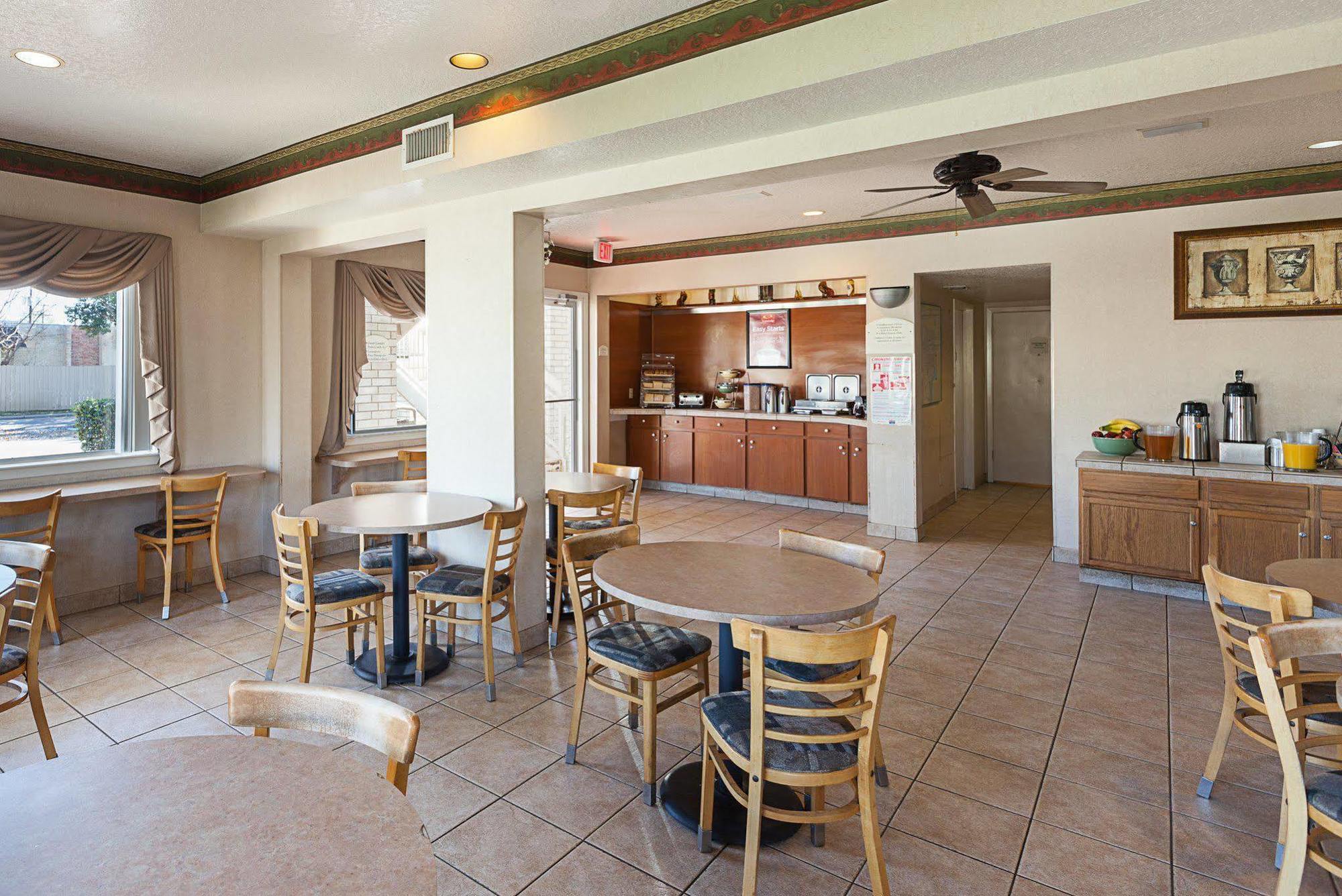 Lodge Econo Downtown South